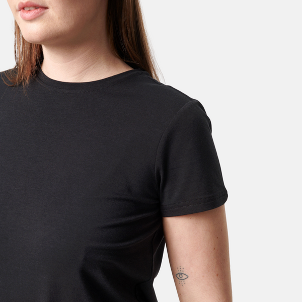 Black short-sleeved bamboo T-shirt