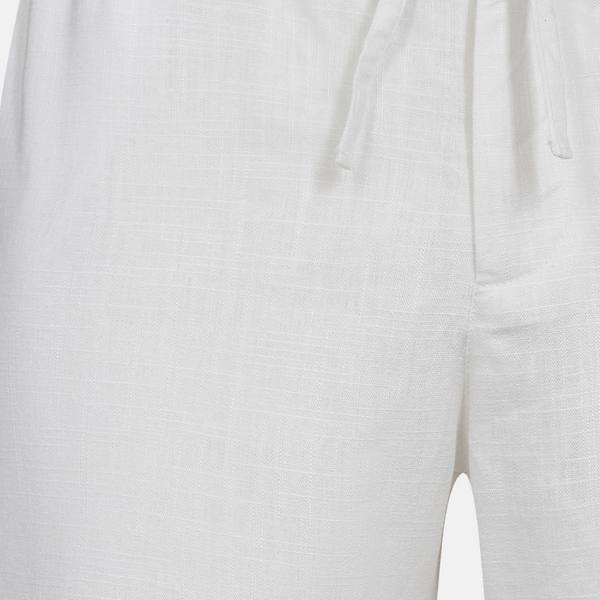 White shorts in bamboo and linen