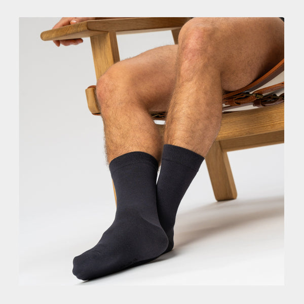 5 pairs of dark gray bamboo socks