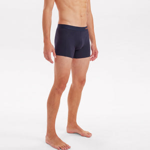 3 pak bambus underbukser i vinrød/navy/mørkegrøn fra Jack & Jones, navy par på model skråt forfra